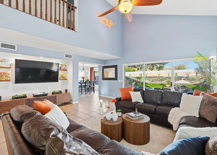 Holiday home Paradise By The Pool- 4b Escape W Pool! *