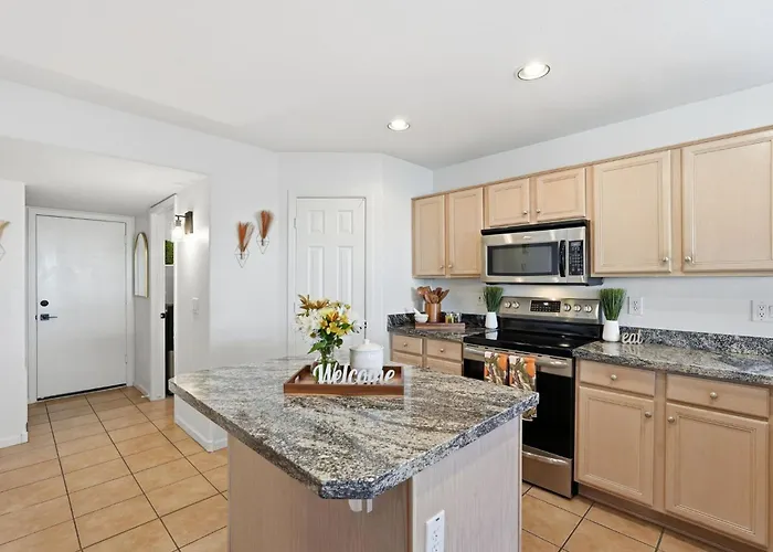 Holiday home Paradise By The Pool- 4b Escape W Pool! Glendale