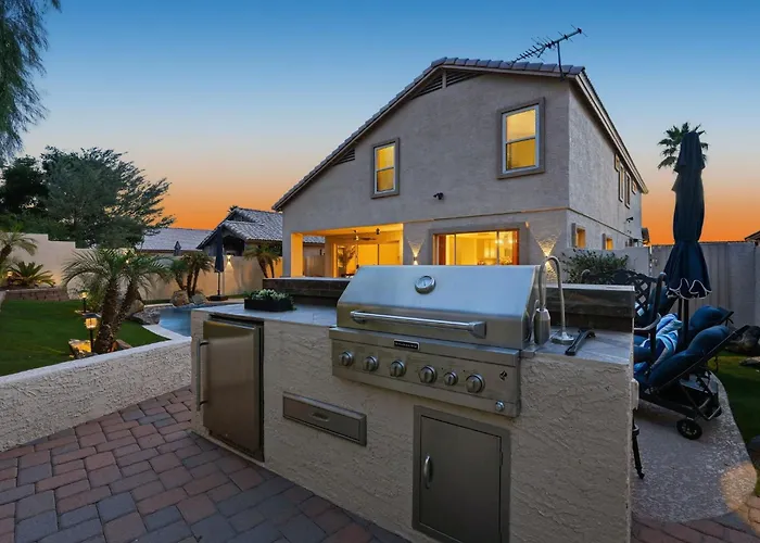 Holiday home Paradise By The Pool- 4b Escape W Pool! Glendale