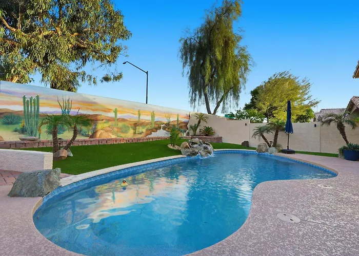 Paradise By The Pool- 4b Escape W Pool! * Glendale
