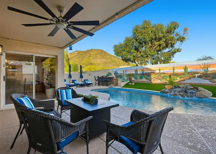 Holiday home Paradise By The Pool- 4b Escape W Pool! Glendale