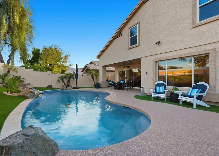 Holiday home Paradise By The Pool- 4b Escape W Pool! Glendale